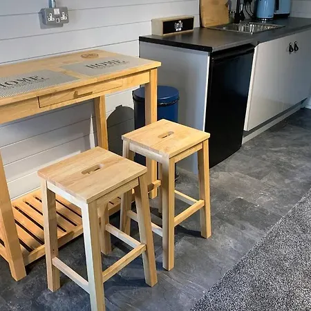 Cosy, Self-Contained Garden Room In City Centre! Hereford Buitenkant foto